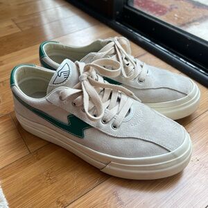 Stepney Workers Club DELLOW S-STRIKE SUEDE ECRU-GREEN
